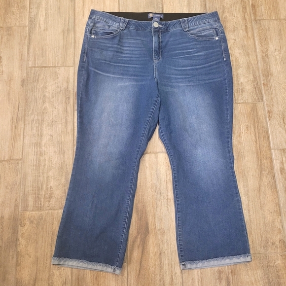 Democracy “AB”Solution Jeans Size 22W High Rise Cropped Itty Bitty Flare Cuffed - Picture 3 of 13